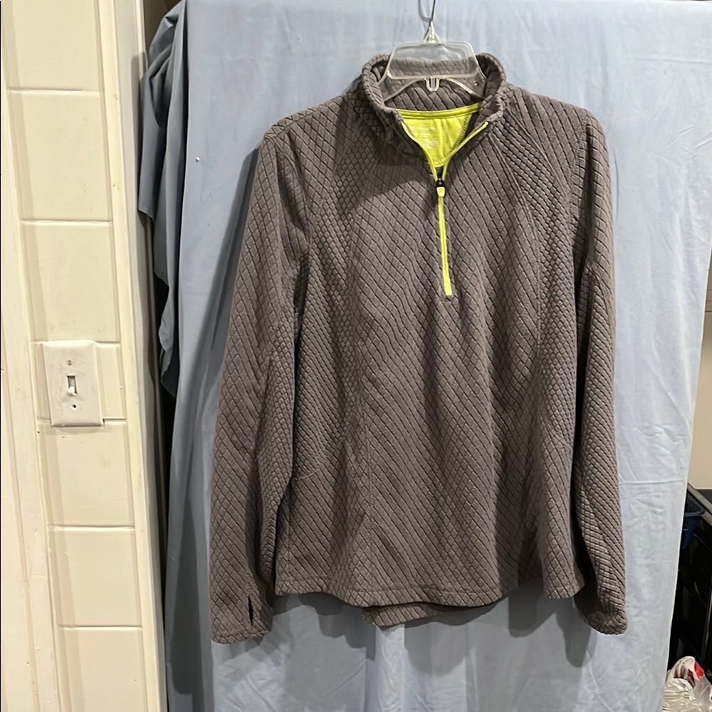 Gray Quilted Women's Top size XL zipper green
